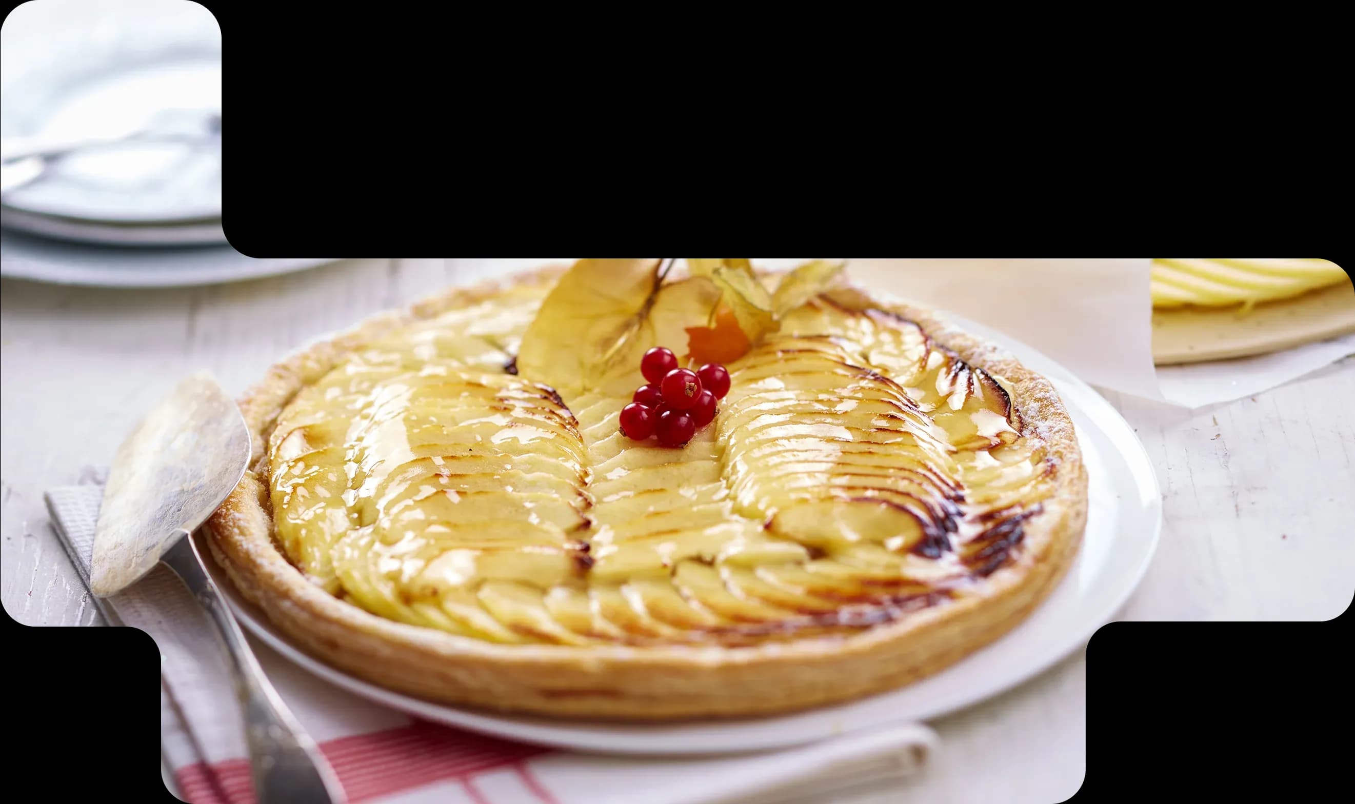 Puff pastry apple tart with red currants